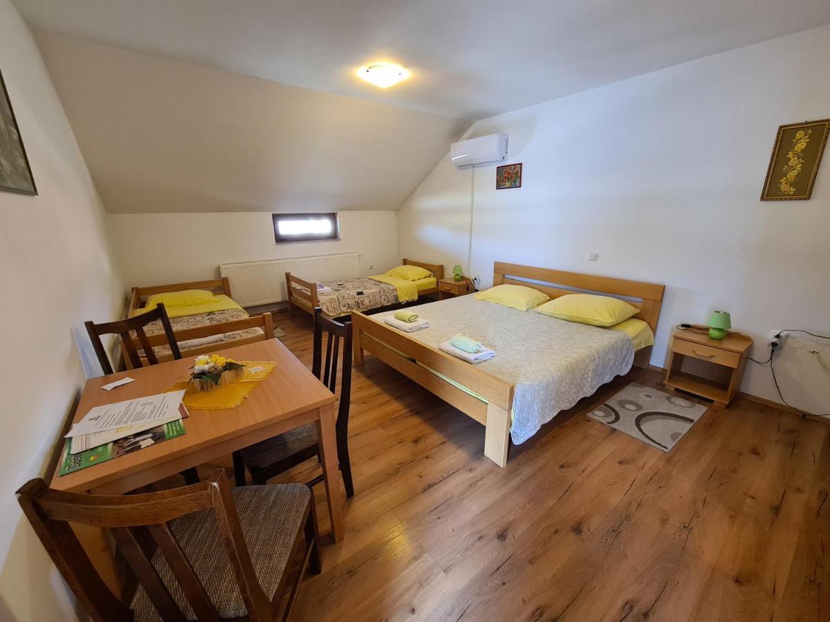 Guest House Aquarius Bosnjaci ภายนอก รูปภาพ
