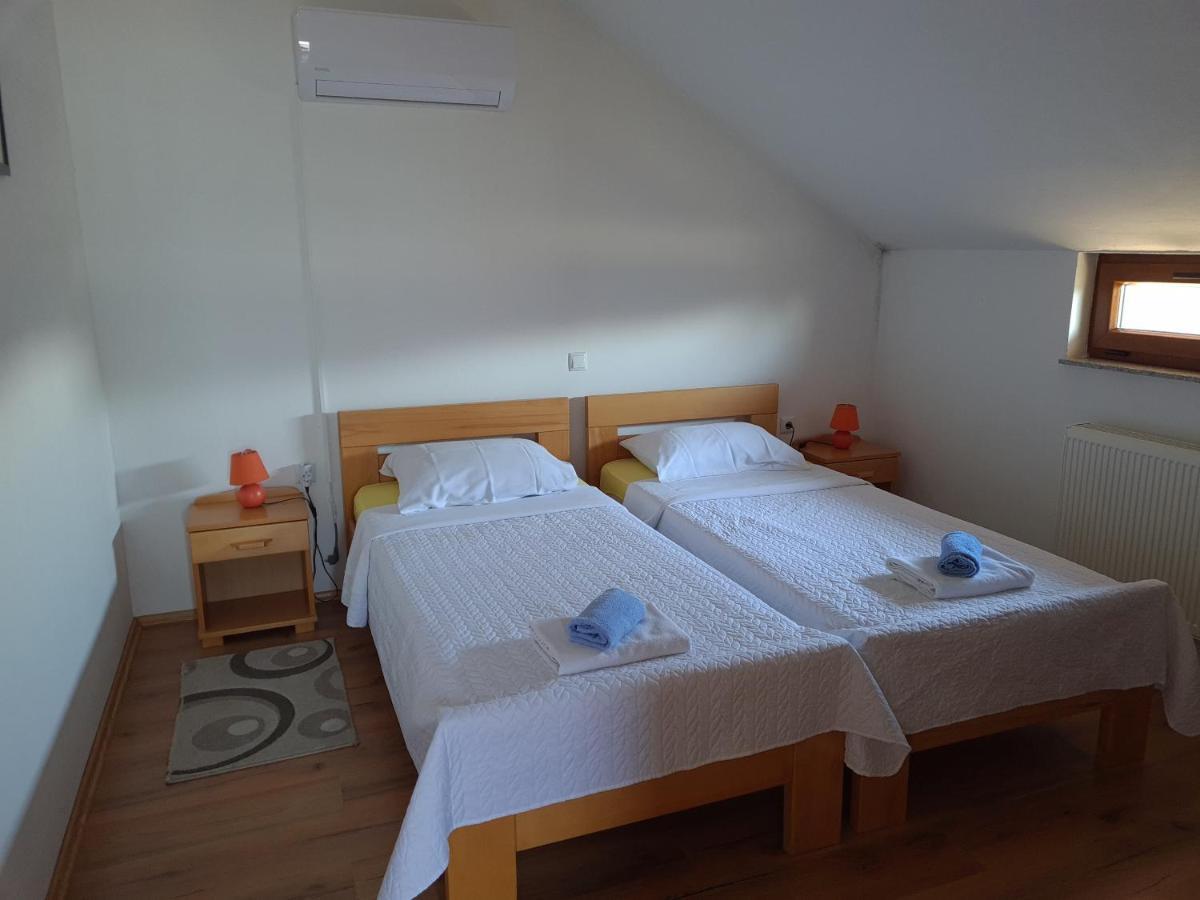 Guest House Aquarius Bosnjaci ภายนอก รูปภาพ
